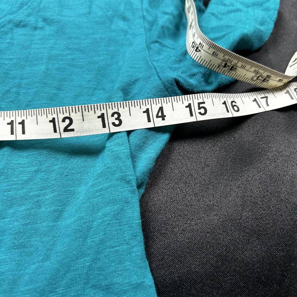 Old Navy Women’s Green V-Neck Shirt Size S Short Sleeve Casual Tee - Picture 2 of 5